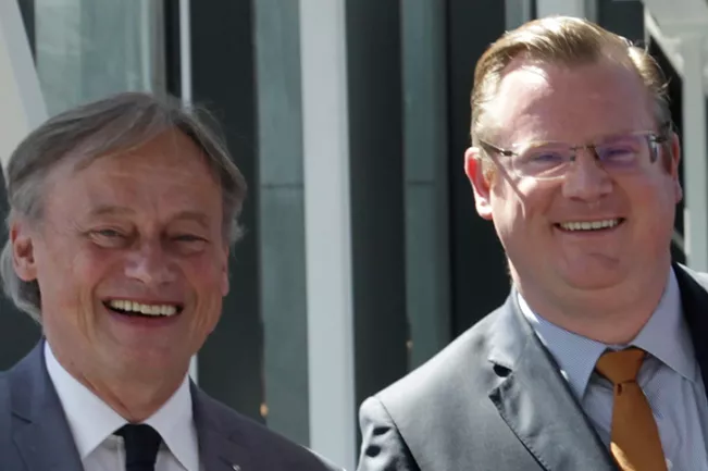 urkunde_meyer-ralf_wiwi_foto-eva-tritschler_2018-07-02_0349-web.jpg (DE)