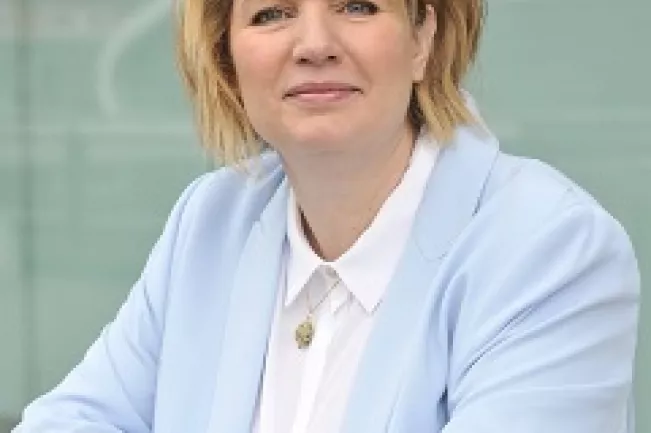yvonnehofstetter_240x320.jpg (DE)