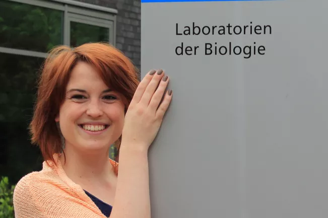 portraet_azubi_annika_last_kammerbeste_ihk_rhb_2017_foto_c._kleinfeld_original.jpg (DE)