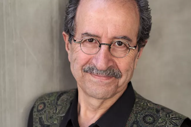 portrait_rafik_schami_201503_foto_peter-andreas_hassiepen.jpg (DE)