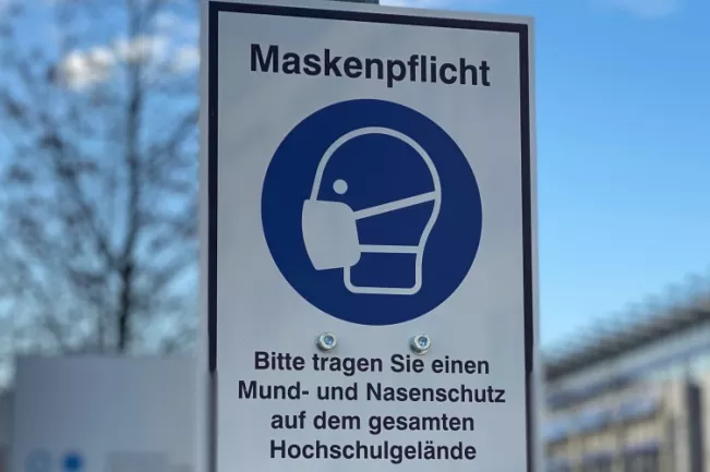 schild_maskenpflicht_campus_sankt_augustin_202102_foto_dominik_pieper_teasercut.jpg (DE)