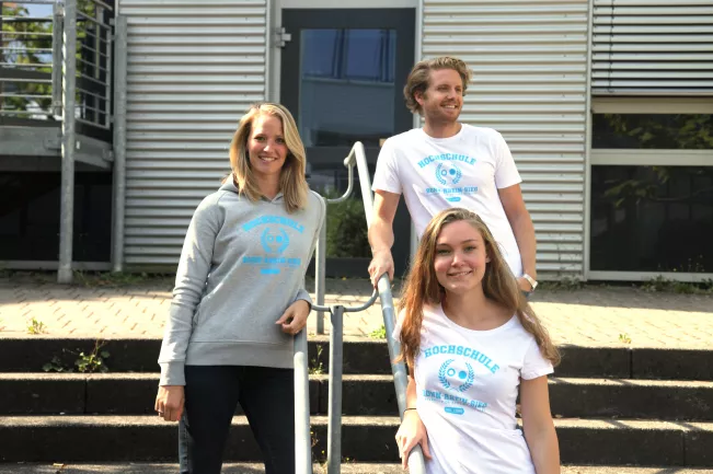 shooting_merchandise_studierende_gina_david_alex_fbwiwi_sta_20160922_foto_j._kuestenmacher_18.jpg (DE)