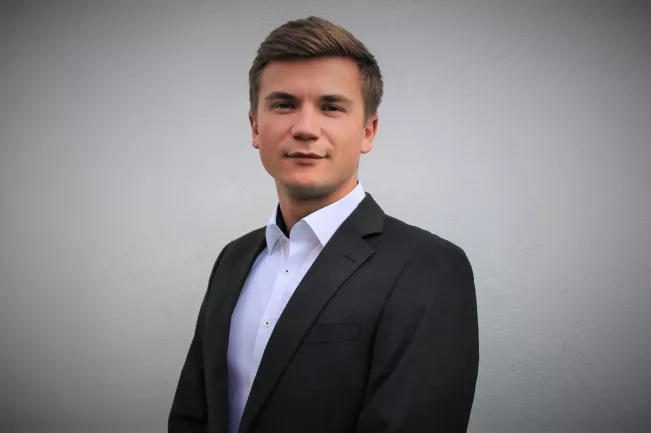 Artur Völk (DE)