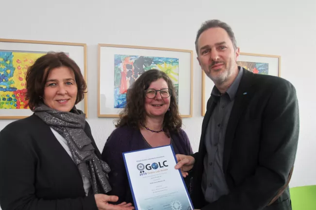 golc-preis2019_teasercut_gross-iris_schwandt-andrea_winzker-marco_foto_eva_tritschler_3975.jpg (DE)