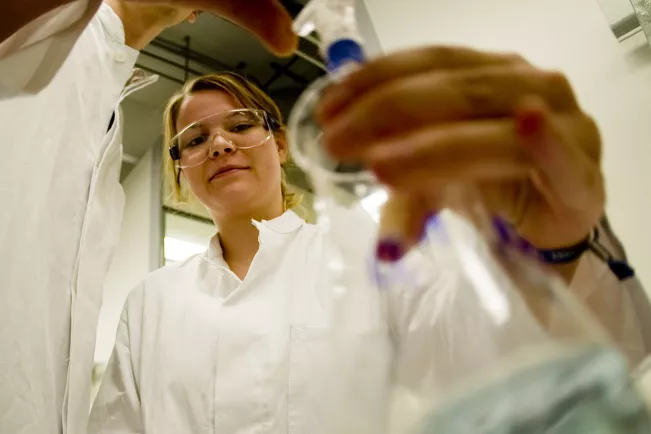 071211_fhrb_prakt_chem_23.jpg(DE)