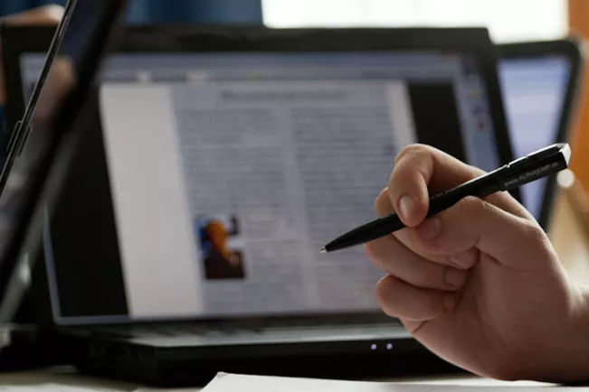 Hand Stift Informatik (DE)