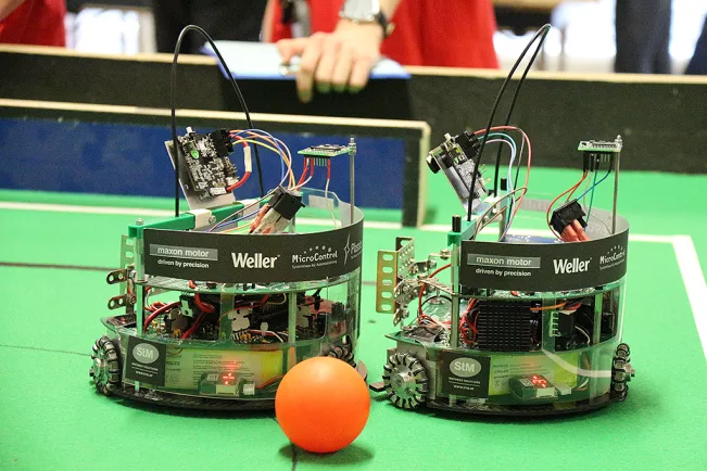 20170218_fbinf_robocup-junior_kw_bild0324.png (DE)