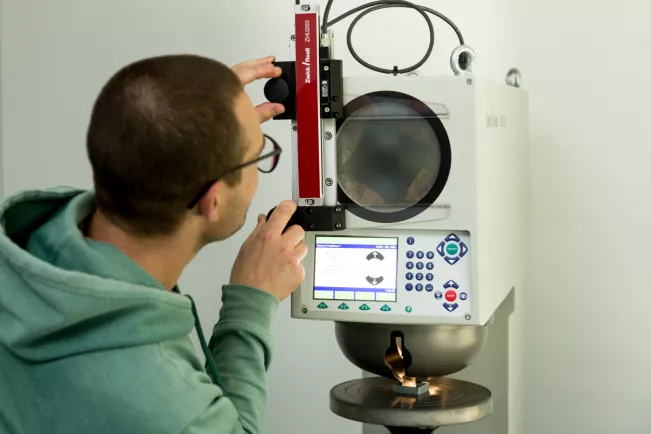 EMT Projektwoche Labor Werkstoffkunde 20220525 foto eric lichtenscheidt 13 fs22.jpg