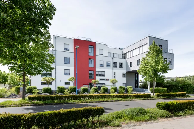 Gebaeude innovatec am Campus Rhb 220513 foto eric lichtenscheidt 05 fs22.jpg