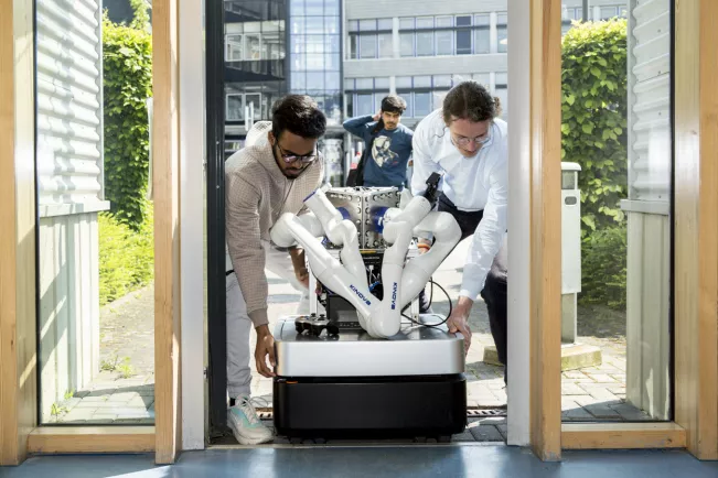 Informatik MAS Roboter 20220503 foto eric lichtenscheidt 12 fs22.jpg