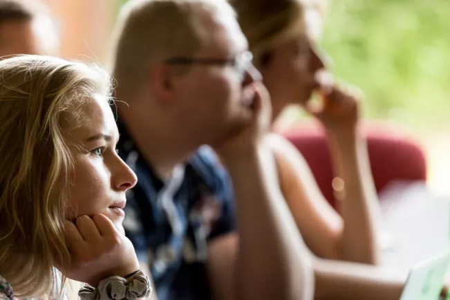 Vorlesung Sozialpolitik Steyler Mission StA 20220517 foto eric lichtenscheidt 33 fs22.jpg