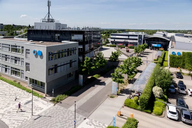 campus sankt augustin panorama 20220518 foto eric lichtenscheidt 09 fs22.jpg