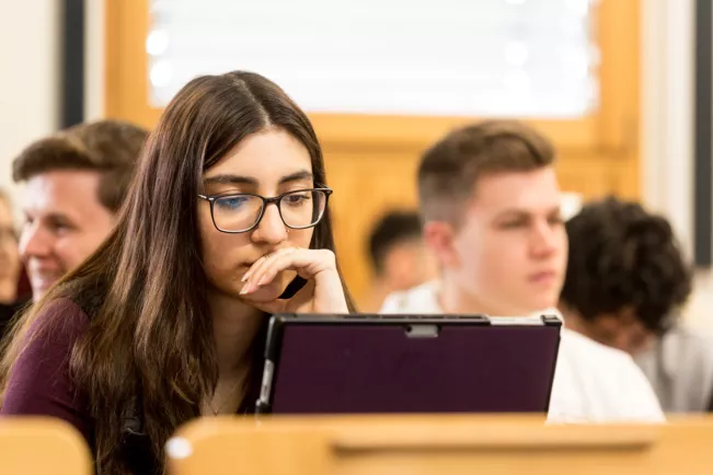 wiwi hoersaal lehre vorlesung 20220506 foto eric lichtenscheidt 38 fs22.jpg