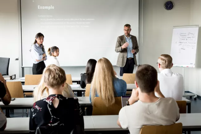 wiwi hoersaal lehre vorlesung 20220506 foto eric lichtenscheidt 80 fs22.jpg