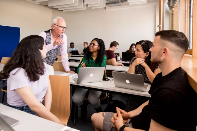 wiwi international marketing vorlesung bode sta 20220518 foto eric lichtenscheidt 19 fs22.jpg