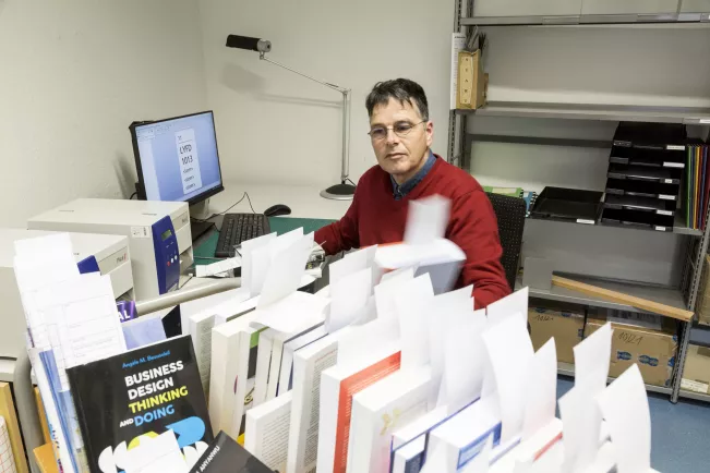 Medienservice Bibliothek Joachim Linden