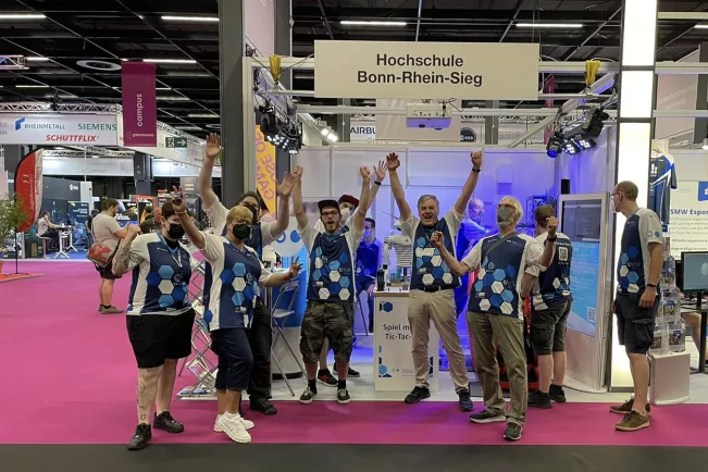 20220824_fbinf_gamescom_2022_miriam_thues.jpg