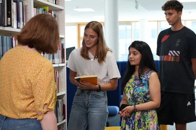 Bibliotheksführung Gruppe