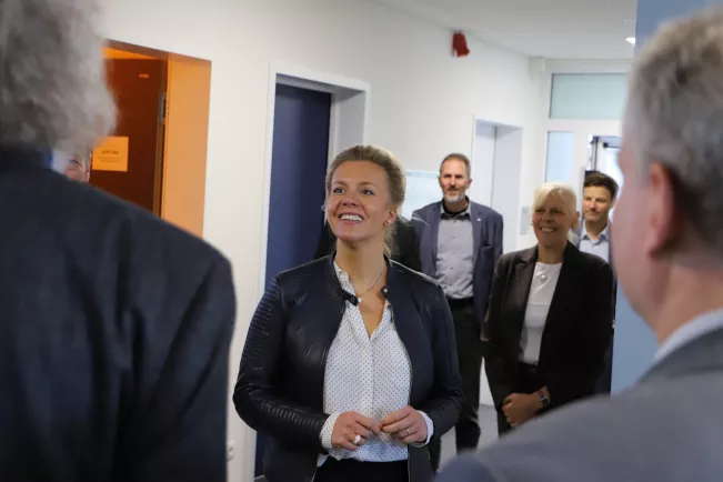 besuch ina brandes wissenschaftsministerin nrw in sta 20220922 foto juri kuestenmacher 068.jpg