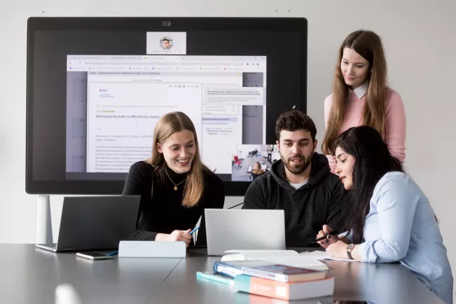 Beratung und Schulung in der Bibliothek