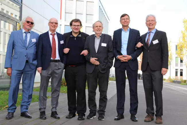 Gründungsväter und Direktorium des b-it