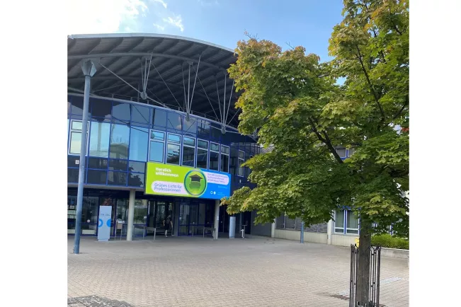 Bildschirm Haupteingang Grünes Licht