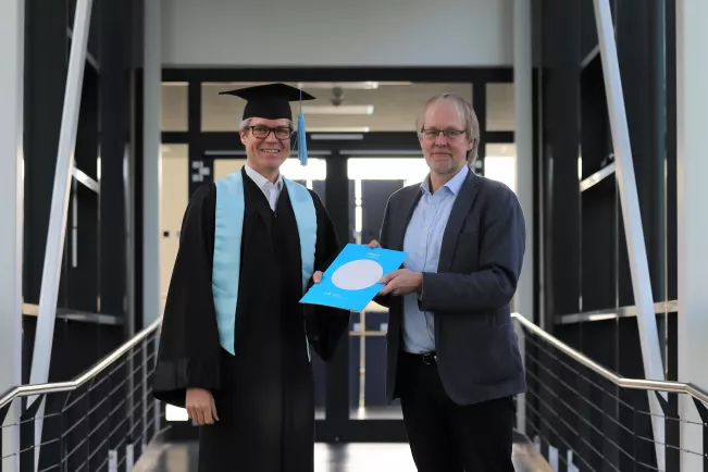 Becker_Thomas_Absolvent_wiwi_24112022_02.jpg / Pascal Kimmich