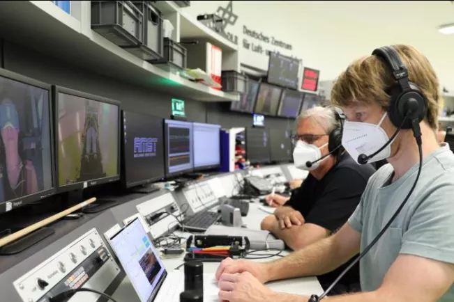 20220828_fbinf_dlr_herpers_bild_kira_wazinski