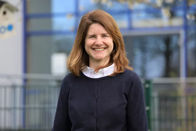 Portraet_Eva_Besgen_Bibliothek_Wissenswert_30032023