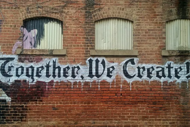 unsplash_grafitti_brownstone_together_we_create_SIKUL_CENTIM