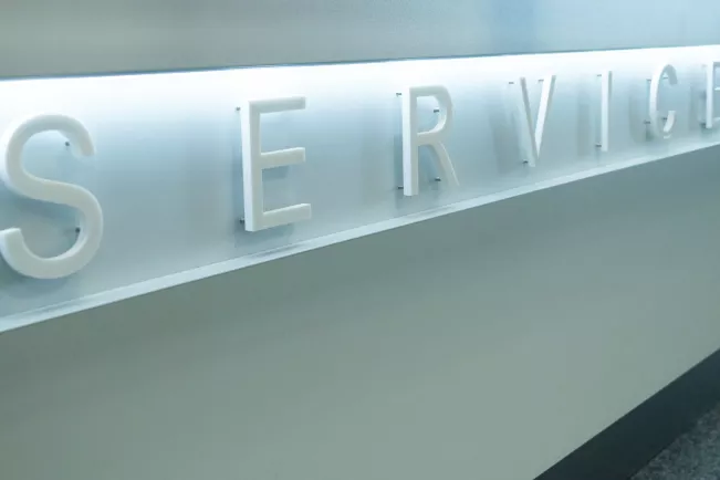 Servicetheke der H-BRS Bibliothek