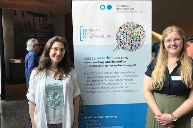 Susann Kabisch und Maya Pagel auf der phil.cologne