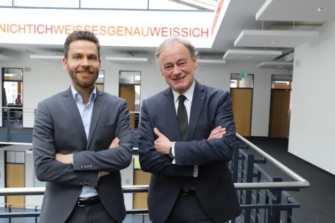 20230417 Professor Thomas Deckers Ernennung