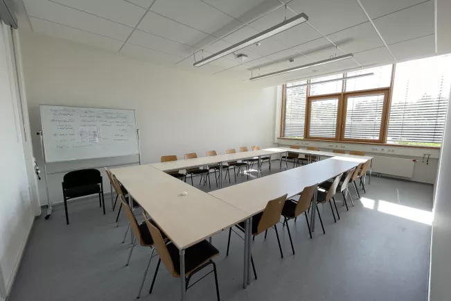 Campus Rheinbach Gebäude G vor der Wiedereröffnung, Blick in einen Seminarraum