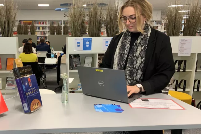 ChatGPT Laptop in der Bibliothek ausleihbar