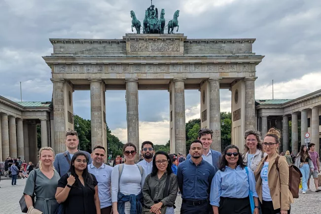 MBA Students Berlin Excursion 2023 Brandenburger Tor