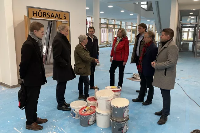 H-BRS Besuch am Campus Rheinbach 11122023 Jonathan Grunwald Holger Jung Foto H-BRS