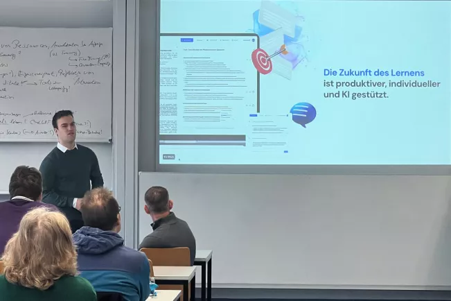 Leon Oxenfart von der Fa. Learnboost UG