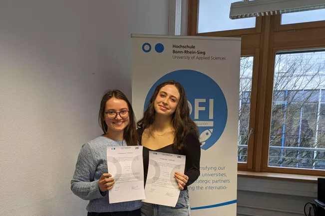 TOFI Stipendiatinnen aus Brasilien und Jordanien