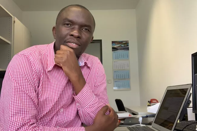 Portraet Arthur Ngasani 2024 b.jpg