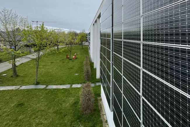 Solarpaneele am Hochschulgebäude Campus Rheinbach. Foto: Esther Hummel