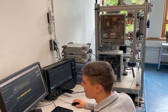 Pruefstand_PEPS-Lab
