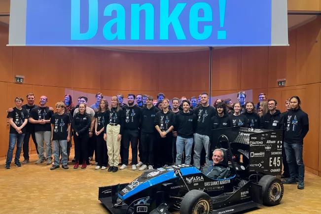 Saisonabschluss BRS Motorsport 2024 Gruppenbild 2024-11-26_Foto Yannik Pelikan