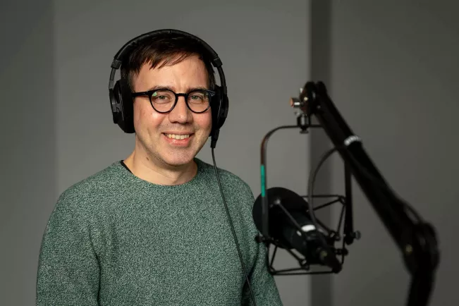 Marco Stawinoga vor dem Mikro