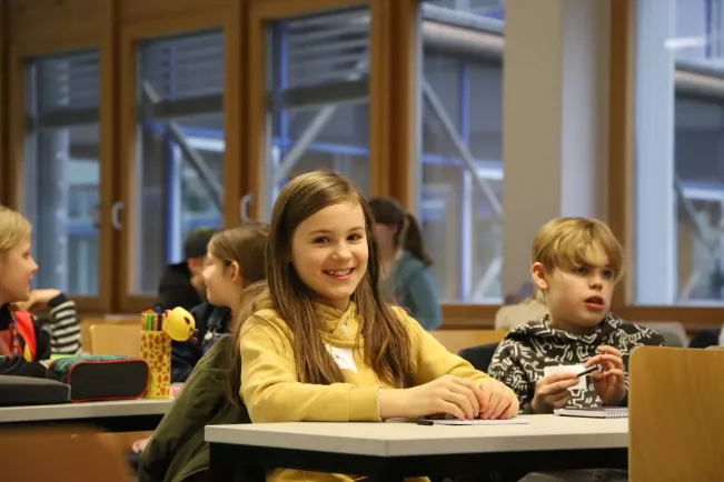 Kinderuni Medien richtig nutzen Guer-Seker StA 20250220 Foto Juri Kuestenmacher 07.JPG