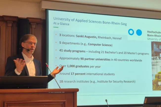 12.03.2025 Prof. Michael Rademacher eine Gastvorlesung an der Montenegrinischen Akademie der Wissenschaften und Künste