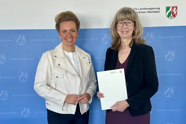 Angela Fischer zweite Amtszeit mit Ina Brandes 2025-03-21 Foto MKW
