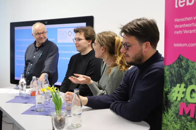 2025-04-01 Podiumsdiskussion  Nachhaltigkeitsperspektiven in Unternehmen mit der Telekom_Foto Martin Schulz