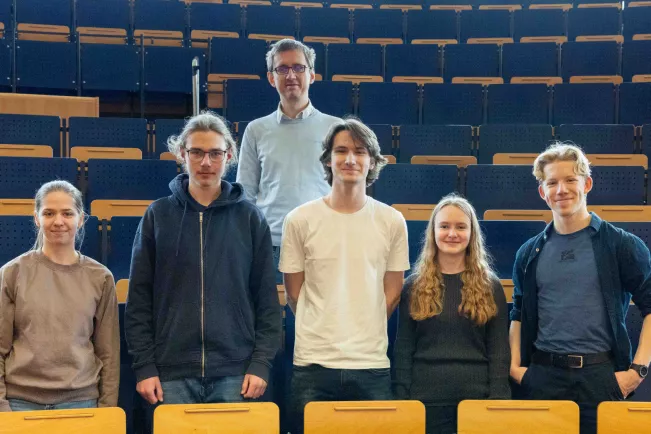 31.03.2025 Jungstudierende des Rhein-Sieg-Gymnasiums un der Vorlesung von André Kless, Wissenschaftlicher Mitarbeiter im FB Informatik