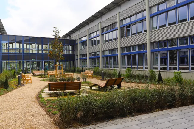 Campus Sankt Augustin_Gartenhof Bauteil C Foto Juri Kuestenmacher